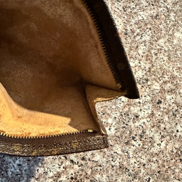 Louis Vuitton Monogram Pouch Purse/vintage preowned - Picture 10 of 11